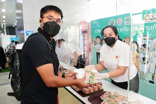 CP Foods gives away the delicious products to medical team and vaccinated people at Bang Sue Central Vaccination Center